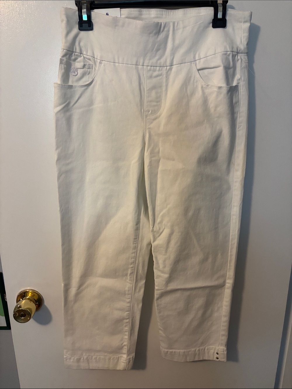 NWTGloria Vanderbilt Ivory Pull-On Ankle Jean Capri Slimming Size 4